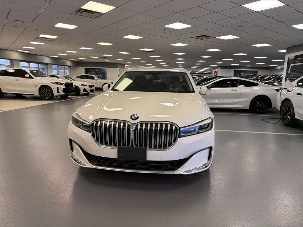 Used 2020 BMW 740i w/ Premium Package RWD image 2