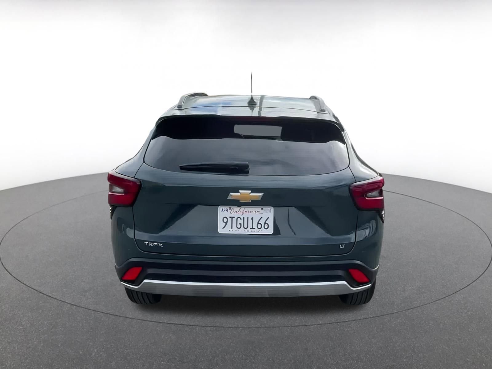 Used 2025 Chevrolet Trax LT w/ LT Convenience Package image 11