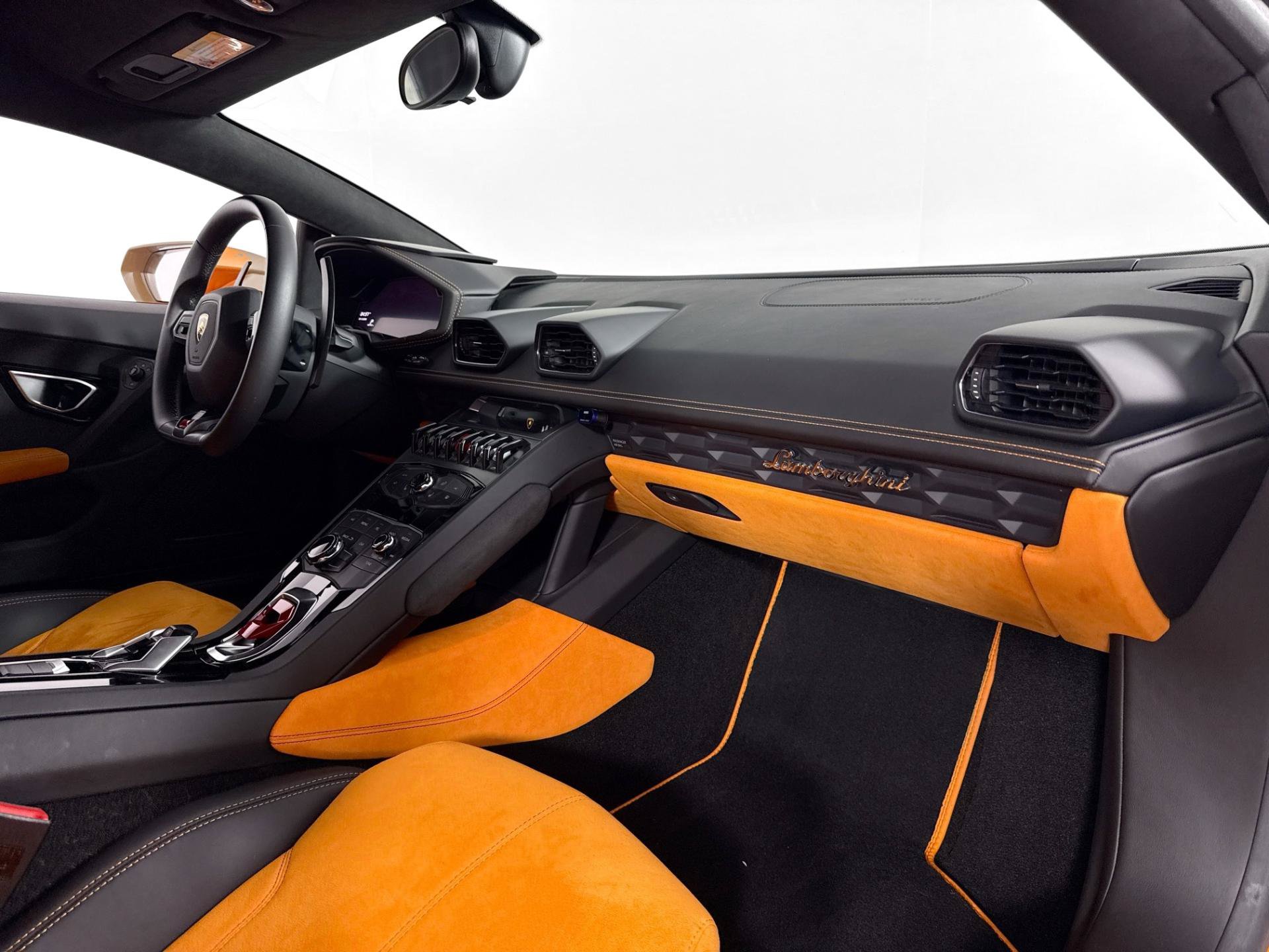 Used 2016 Lamborghini Huracan LP 610-4 AWD/4WD image 27
