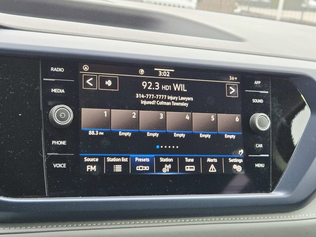 Used 2024 Volkswagen Taos SE image 24