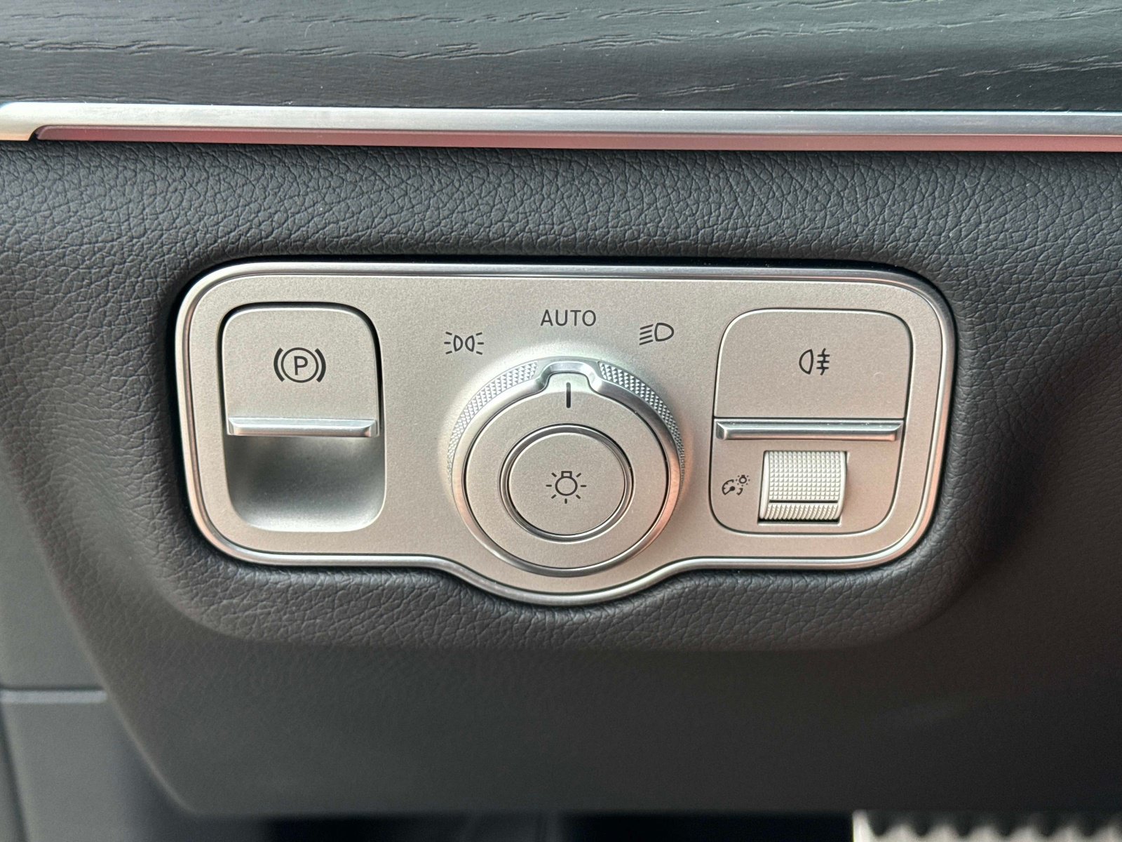 Used 2025 Mercedes-Benz GLS 580 4MATIC image 20