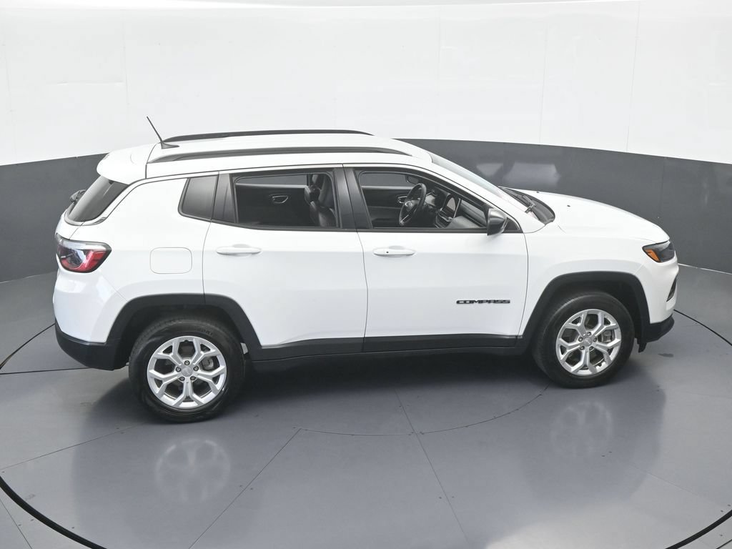 Used 2024 Jeep Compass Latitude AWD/4WD image 47