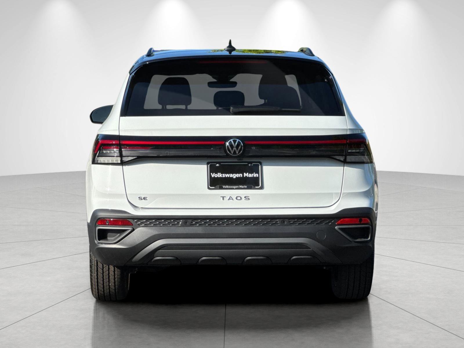 New 2026 Volkswagen Taos SE FWD image 4