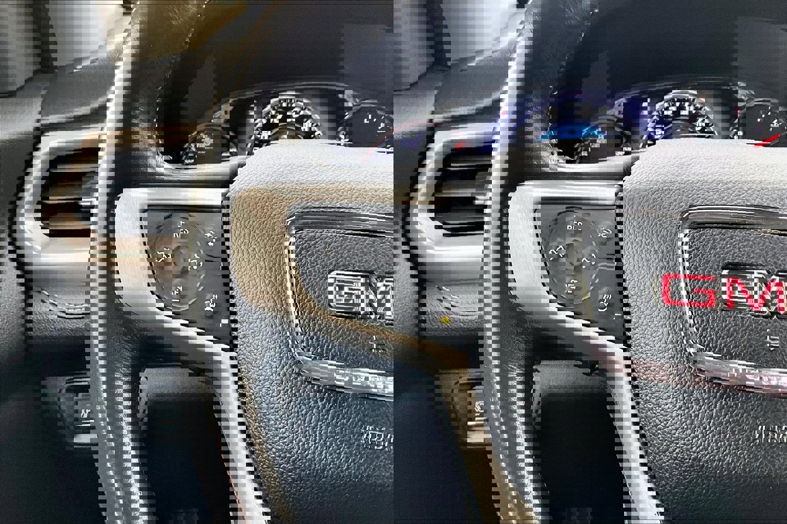 Used 2019 GMC Acadia Denali w/ Technology Package image 24