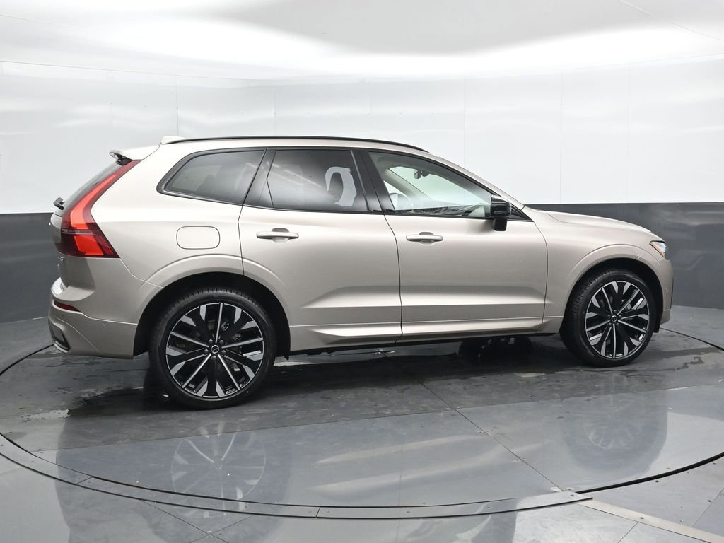 New 2026 Volvo XC60 B5 Ultra w/ Protection Package Premier image 2