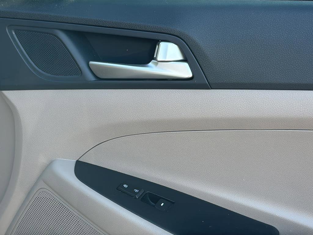 Used 2020 Hyundai Tucson Value FWD image 34