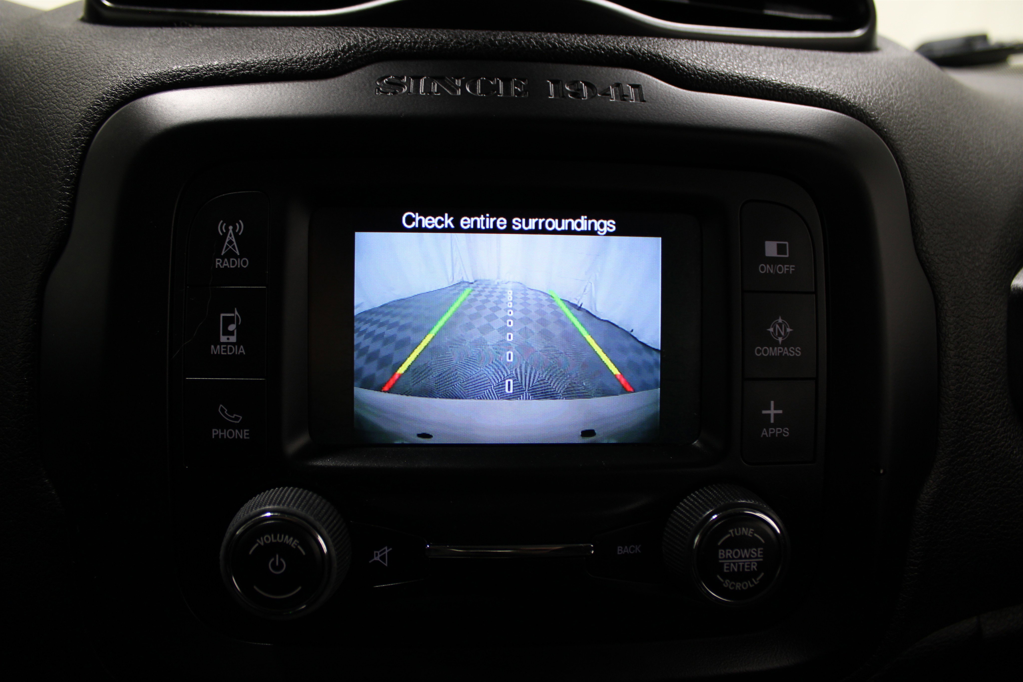 Used 2016 Jeep Renegade Latitude w/ Cold Weather Group image 17