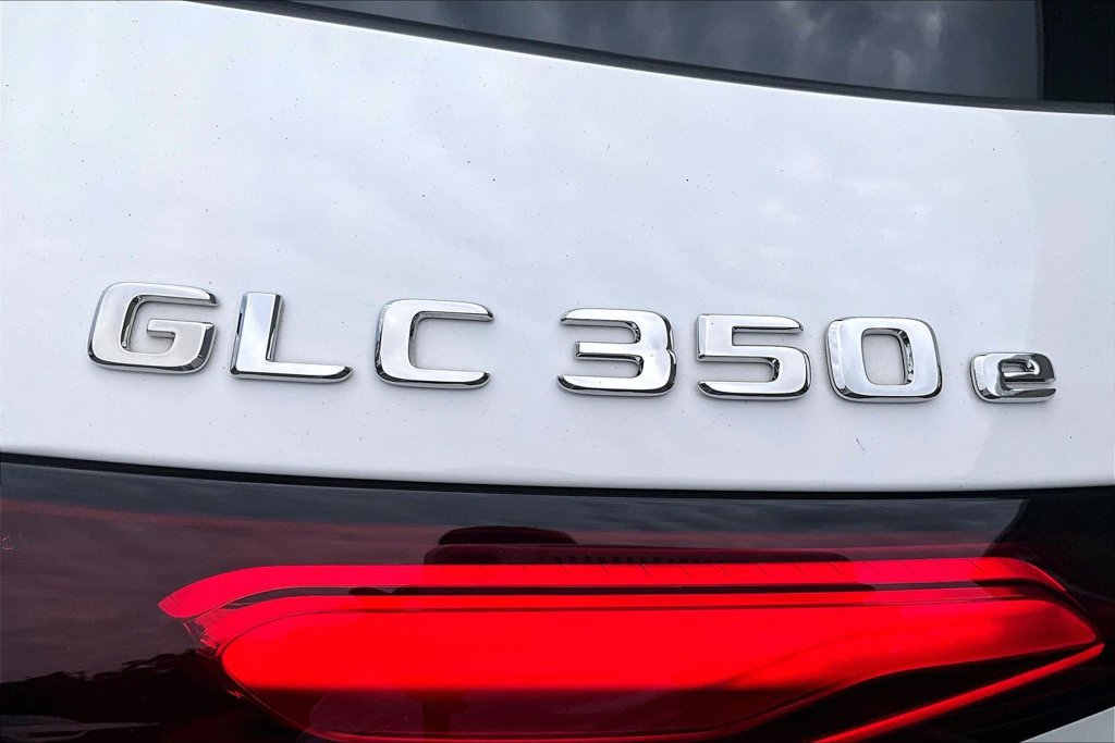 Certified 2025 Mercedes-Benz GLC 350e 4MATIC image 33
