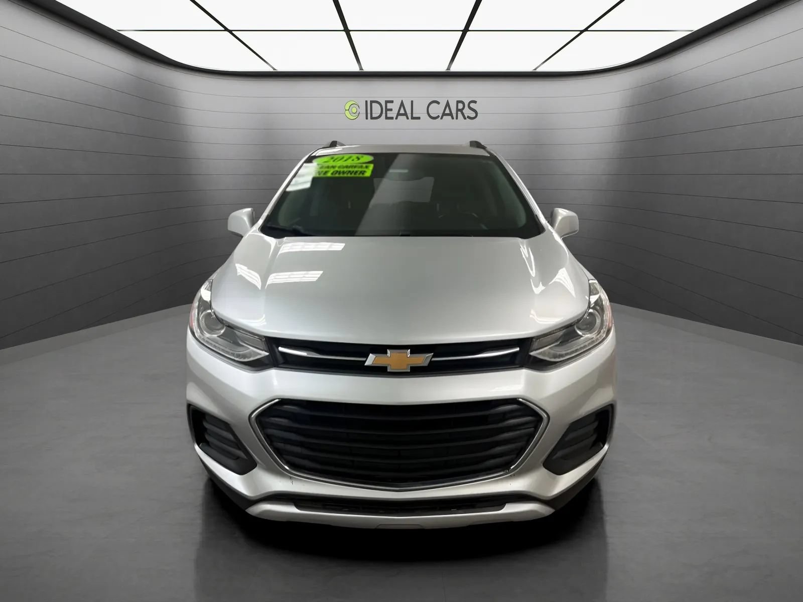 Used 2018 Chevrolet Trax LT w/ LT Convenience Package FWD image 2