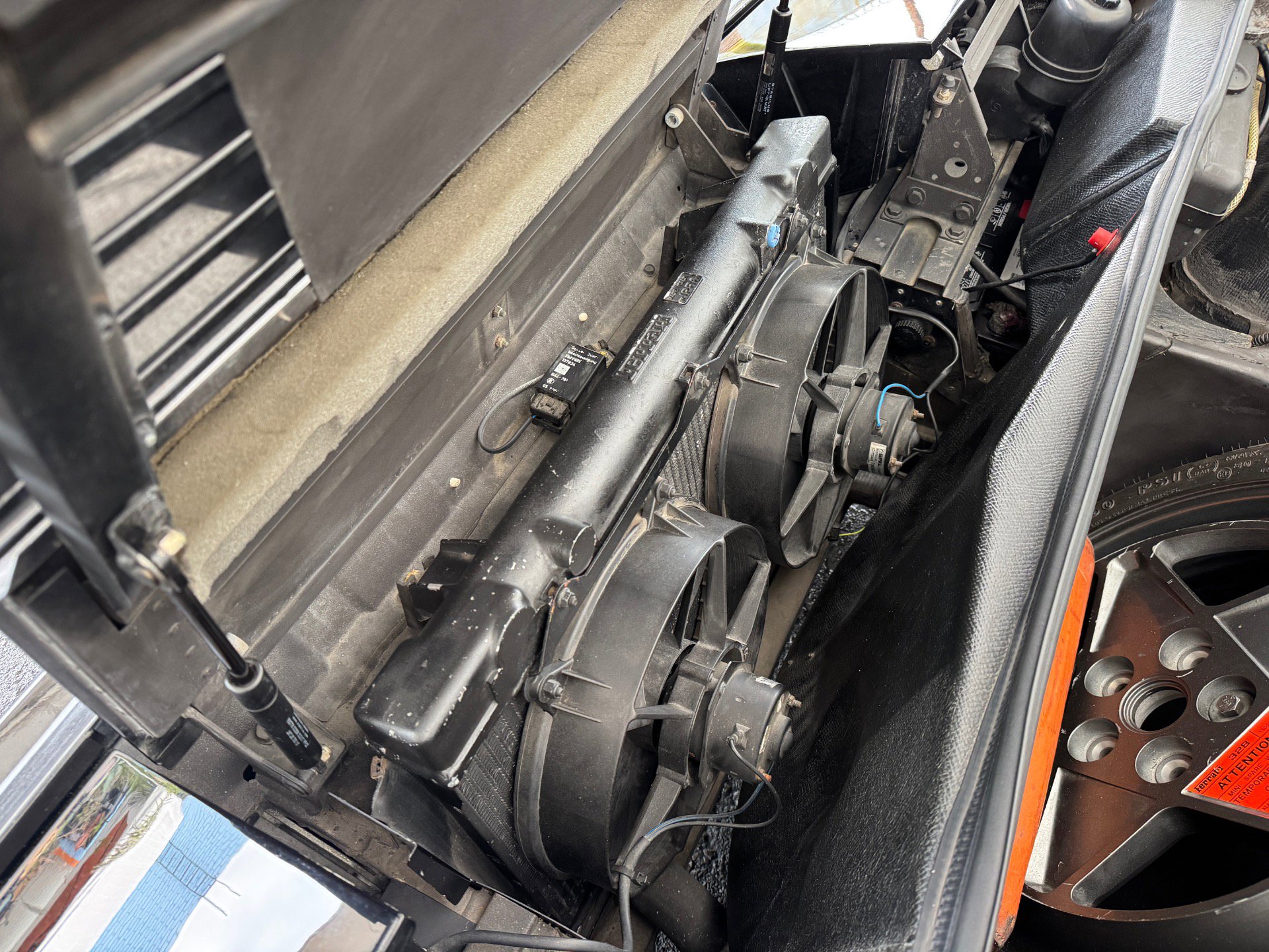 Used 1990 Ferrari Mondial T Cabriolet RWD image 37