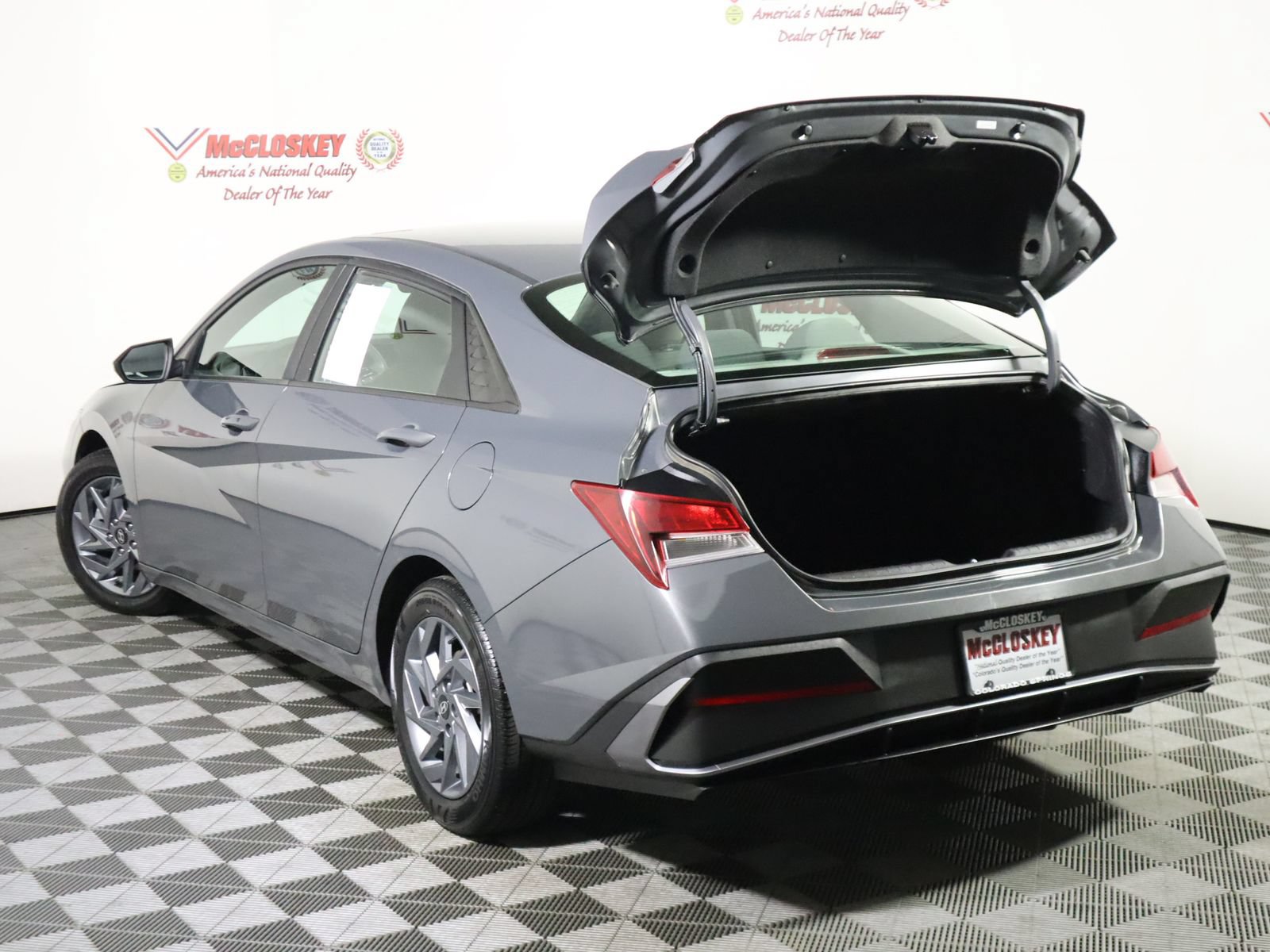 Used 2024 Hyundai Elantra SEL FWD image 12