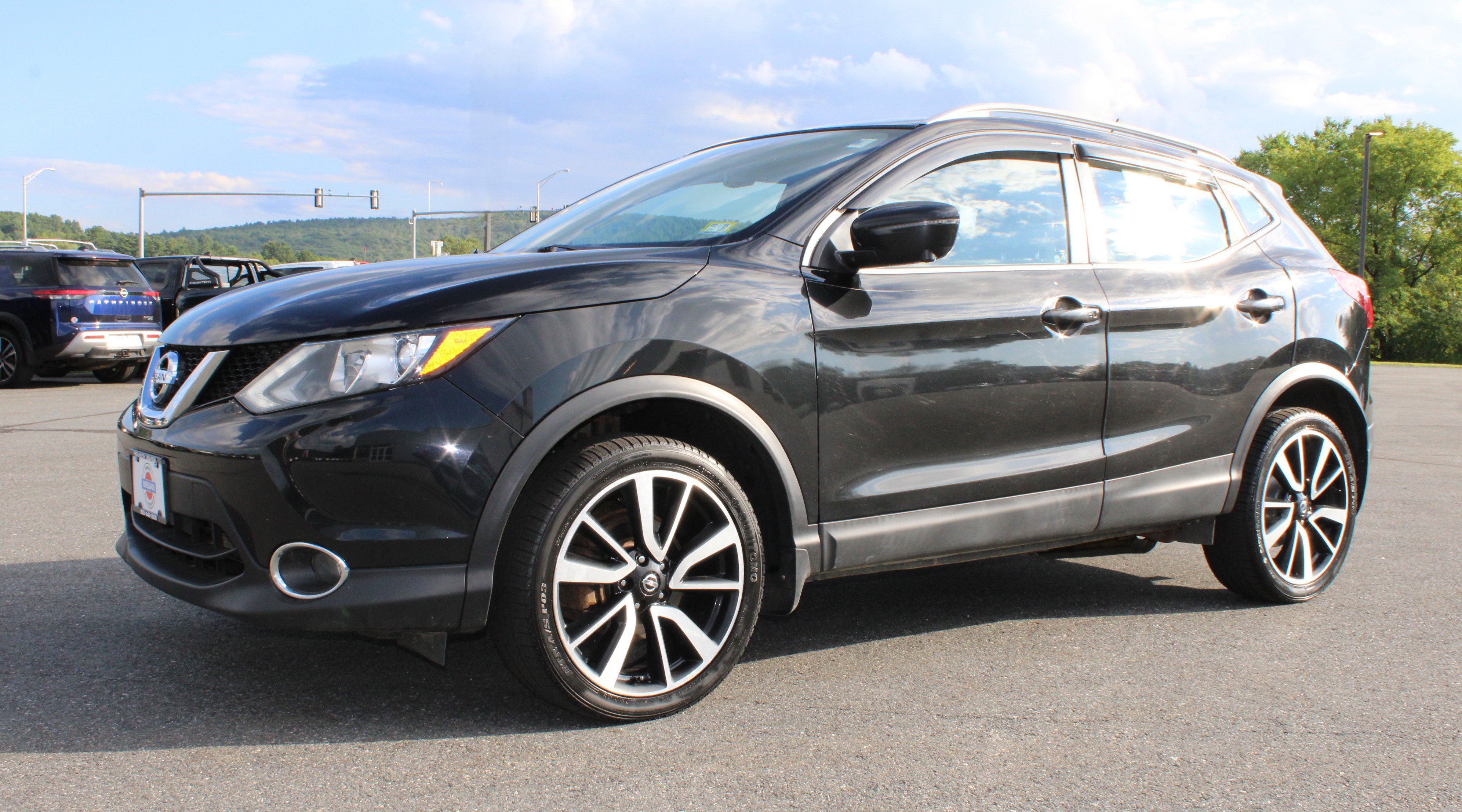 Used 2017 Nissan Rogue Sport SL AWD/4WD image 13