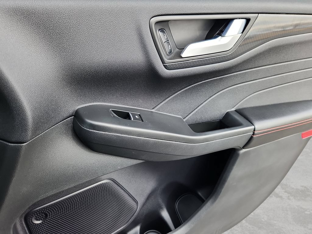 Used 2023 Ford Escape ST-Line w/ Tech Pack #1 FWD image 15