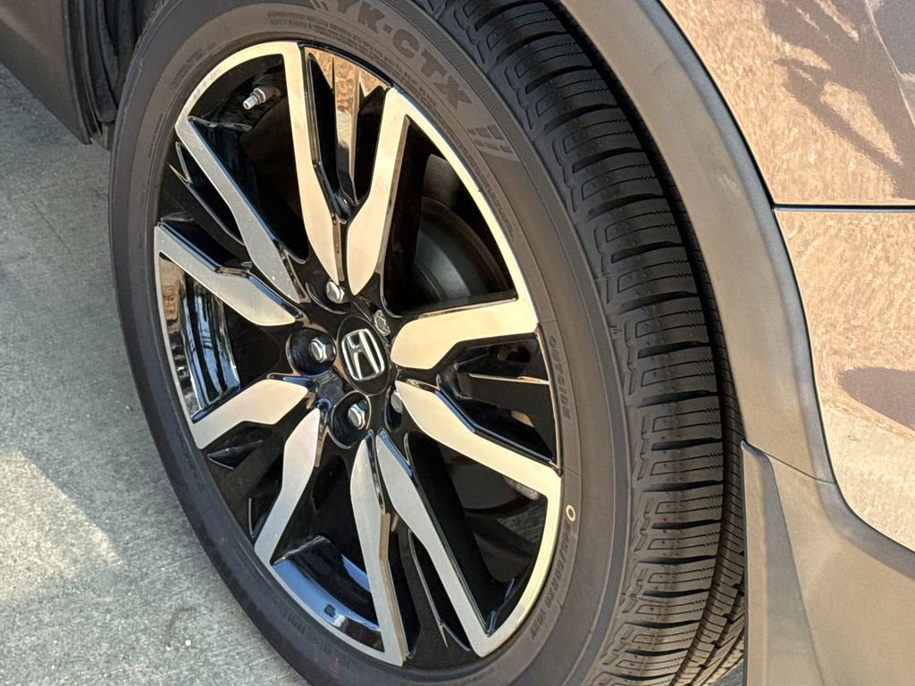 Certified 2022 Honda Pilot Touring image 10