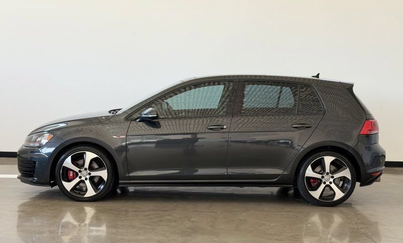 Used 2017 Volkswagen GTI SE FWD image 4