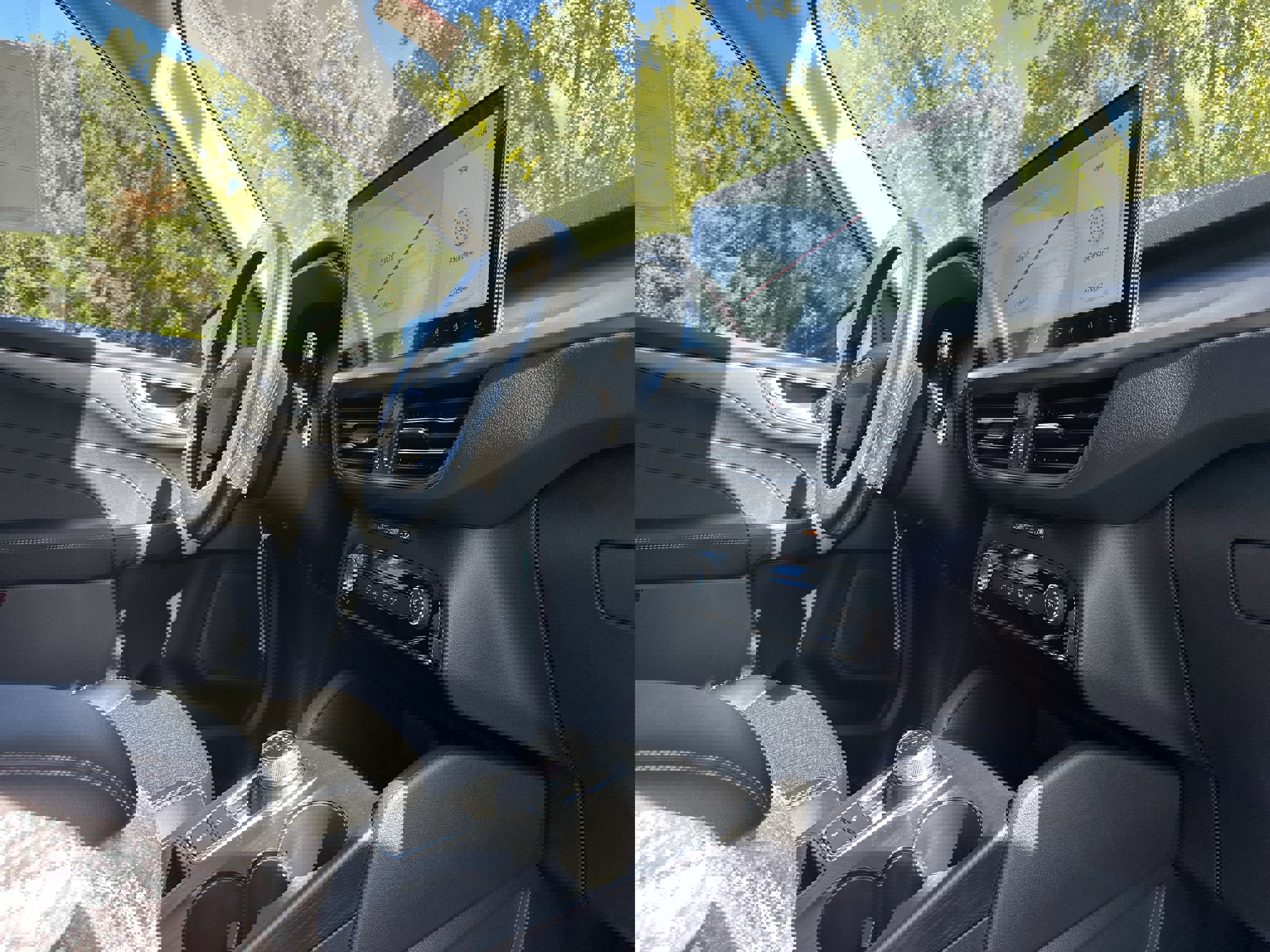 New 2025 Ford Escape SE image 34