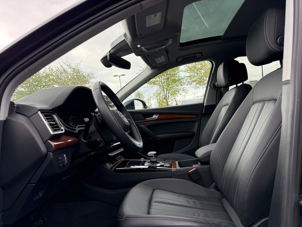 Used 2023 Audi Q5 2.0T Premium w/ Convenience Package AWD/4WD image 17