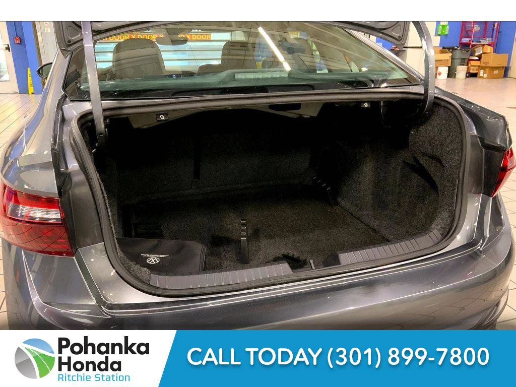 Used 2023 Volkswagen Jetta SE image 27