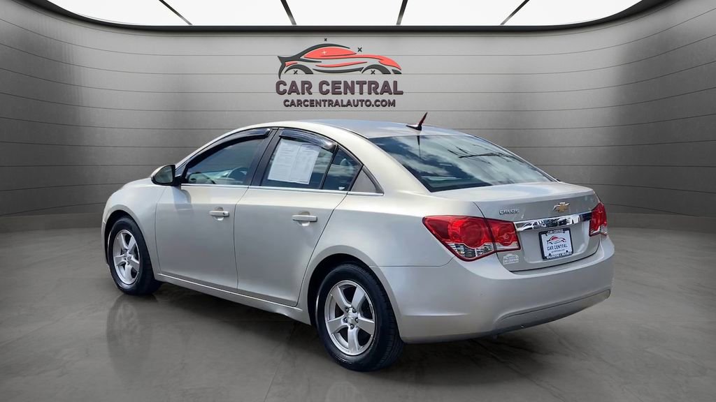 Used 2013 Chevrolet Cruze LT image 3