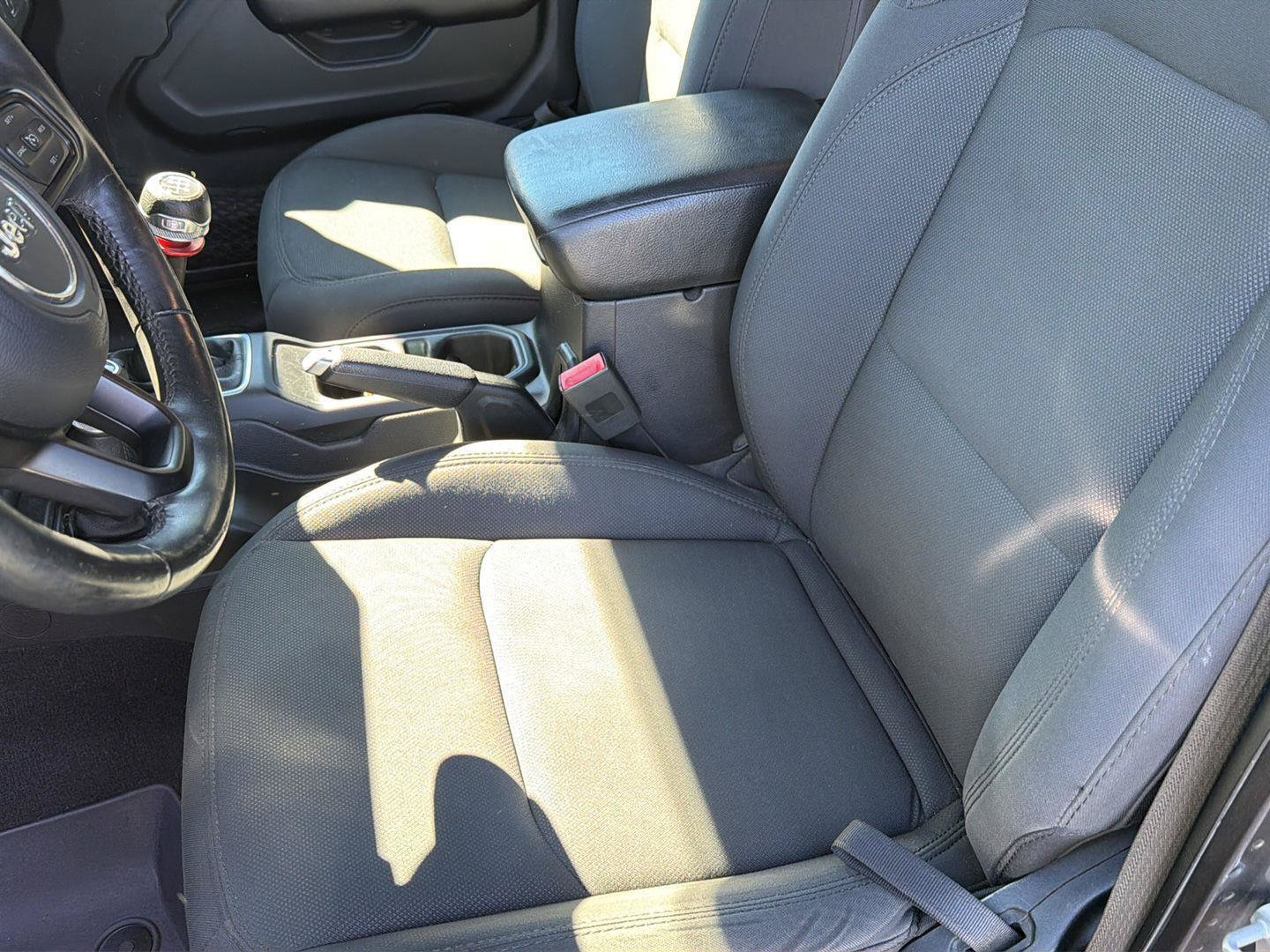 Used 2019 Jeep Wrangler Unlimited Sport S AWD/4WD image 31