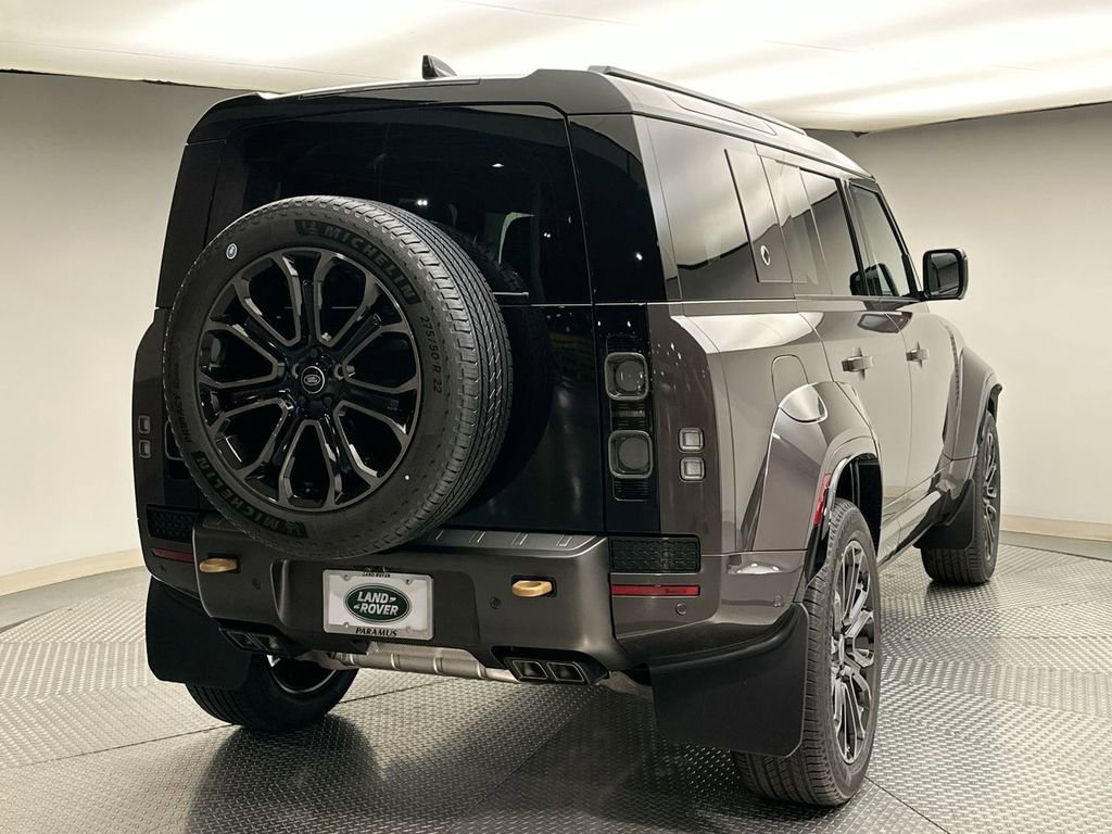 Certified 2025 Land Rover Defender 110 image 3