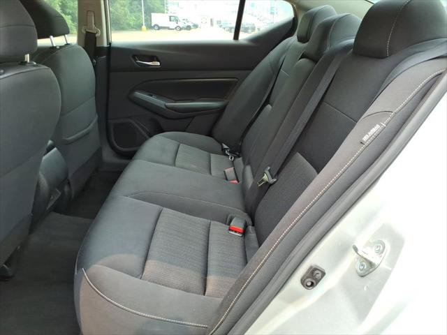 Used 2022 Nissan Altima 2.5 SV FWD image 9