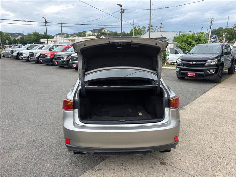 Used 2018 Lexus IS 300 F Sport w/ F Sport Package RWD image 4