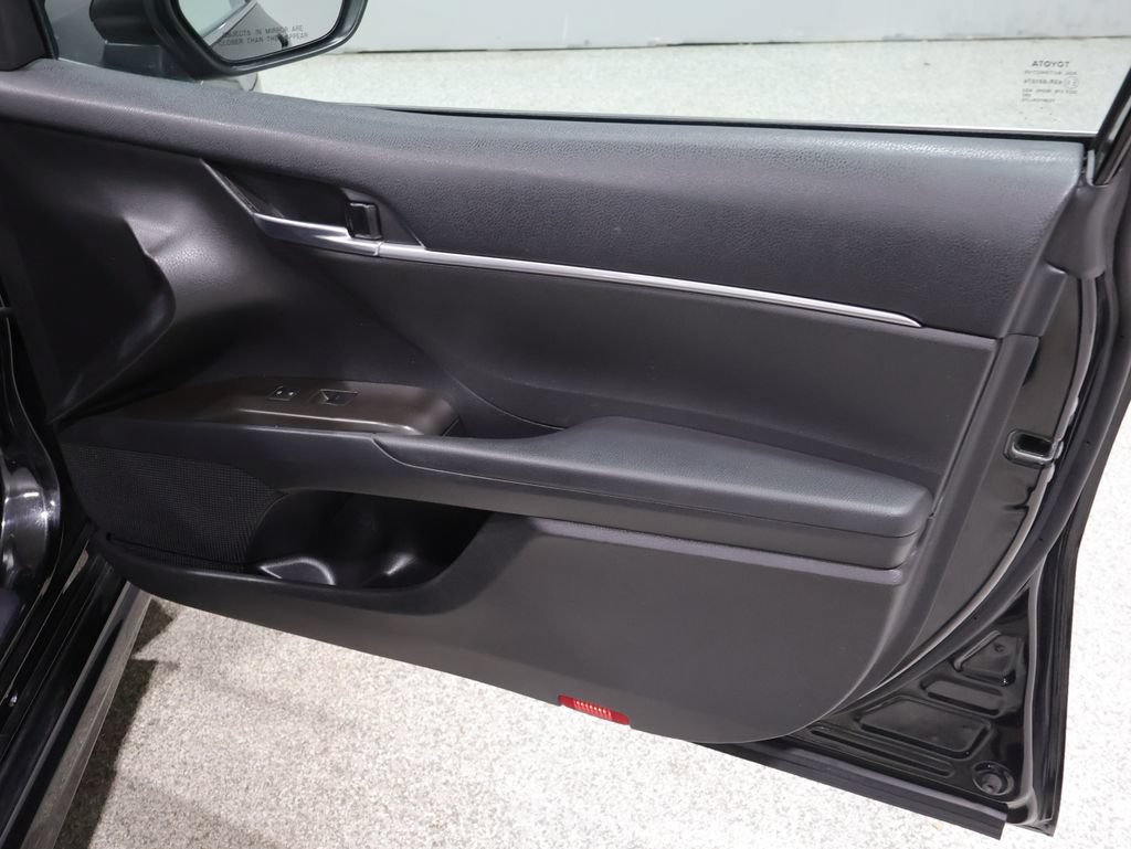 Used 2023 Toyota Camry SE FWD image 23