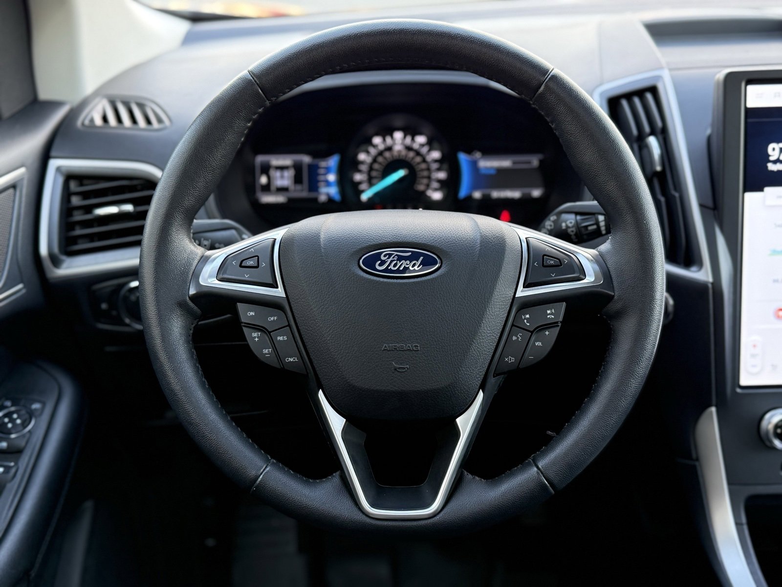 Used 2024 Ford Edge SEL w/ Convenience Package image 22