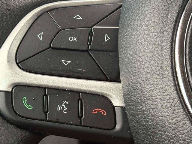 Certified 2023 Jeep Renegade Latitude AWD/4WD image 20