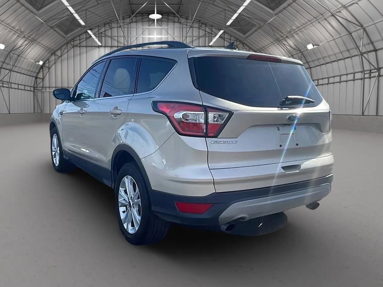 Used 2018 Ford Escape SEL image 3