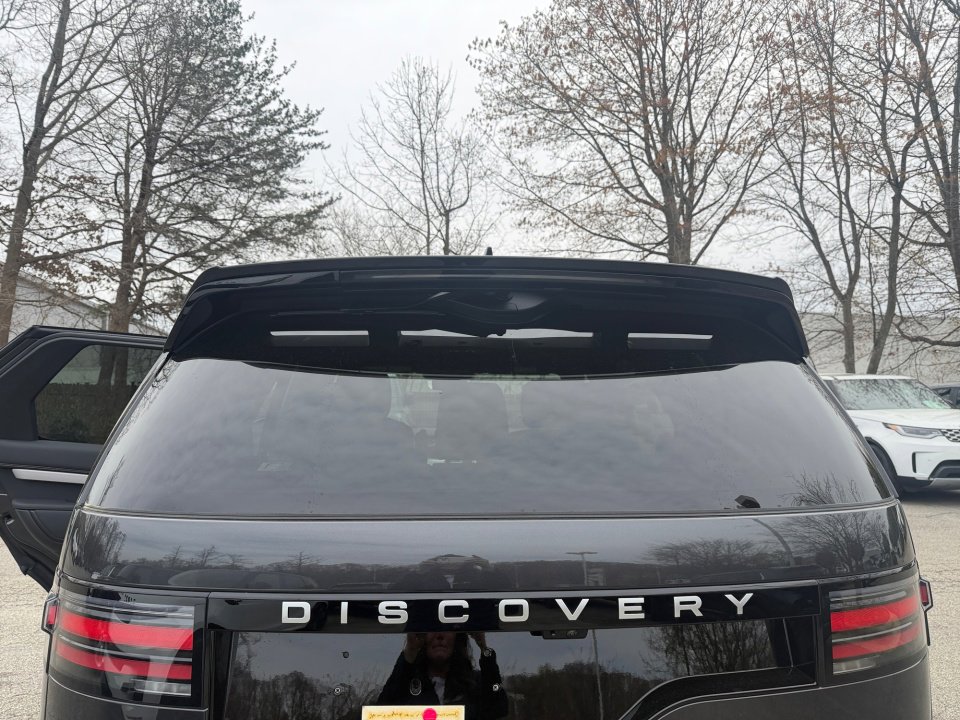 New 2026 Land Rover Discovery Limited Edition AWD/4WD image 14