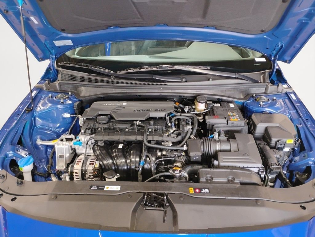 Used 2025 Hyundai Elantra Sport image 19