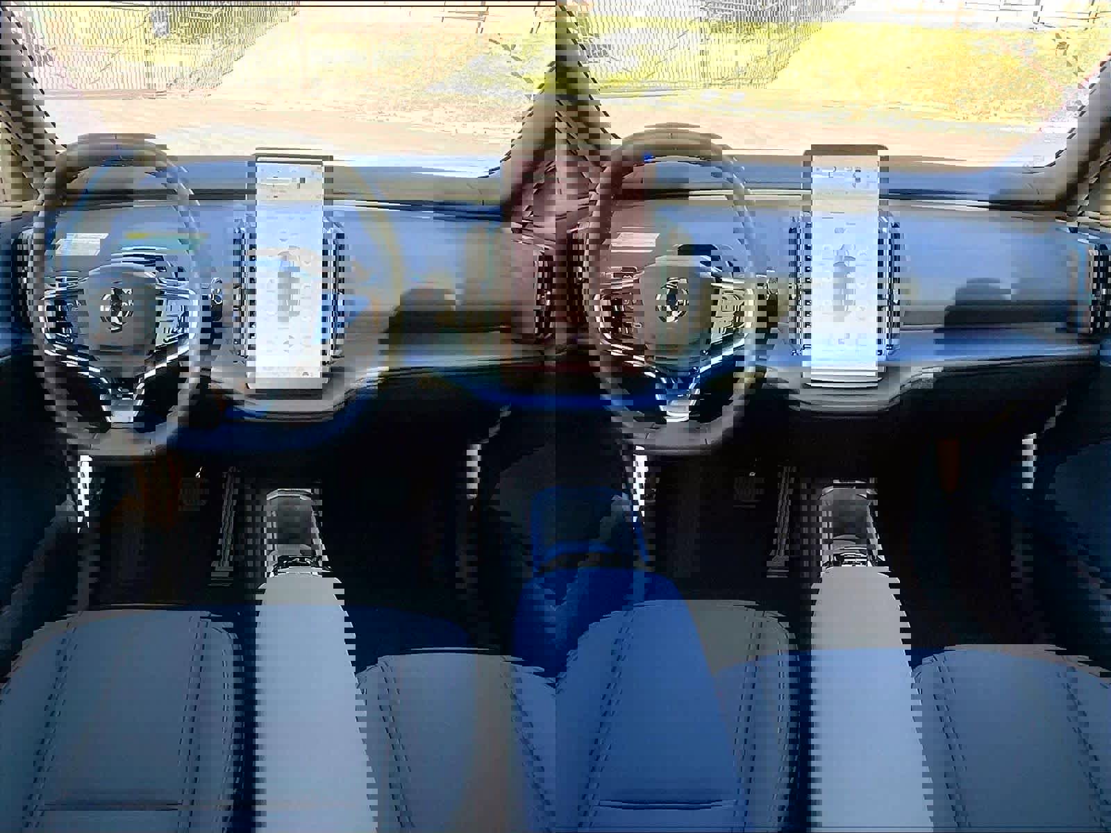 New 2026 Volvo EX30 Plus w/ Climate Package image 7