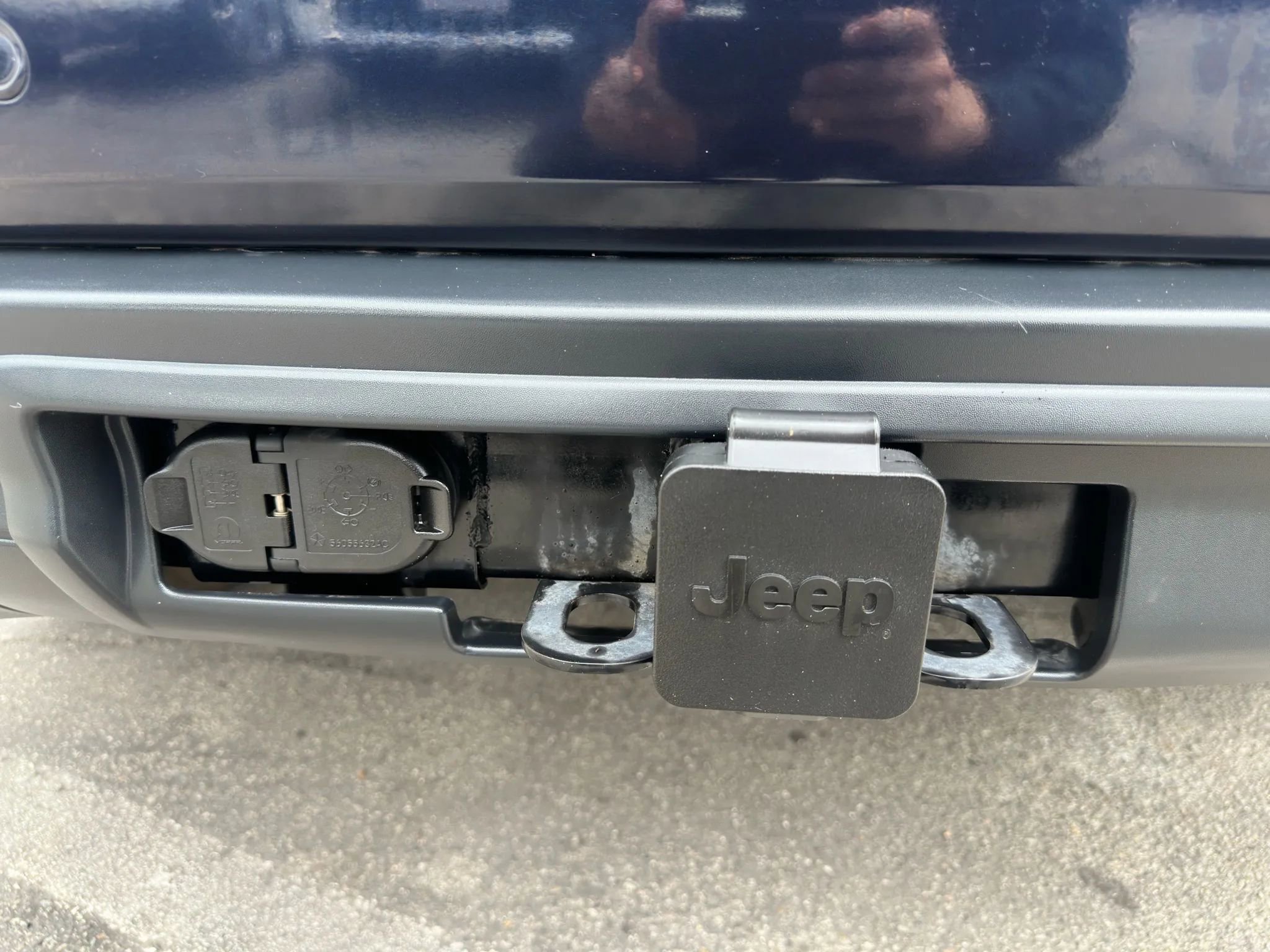 Used 2011 Jeep Grand Cherokee Overland w/ Trailer Tow Group IV image 34