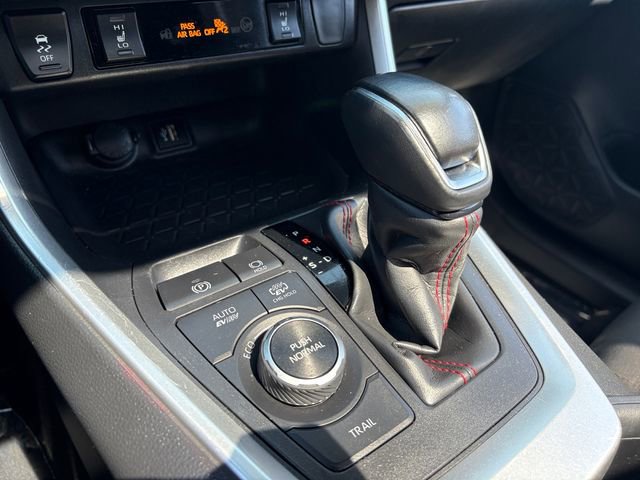 Used 2024 Toyota RAV4 SE w/ Weather & Moonroof Package AWD/4WD image 25