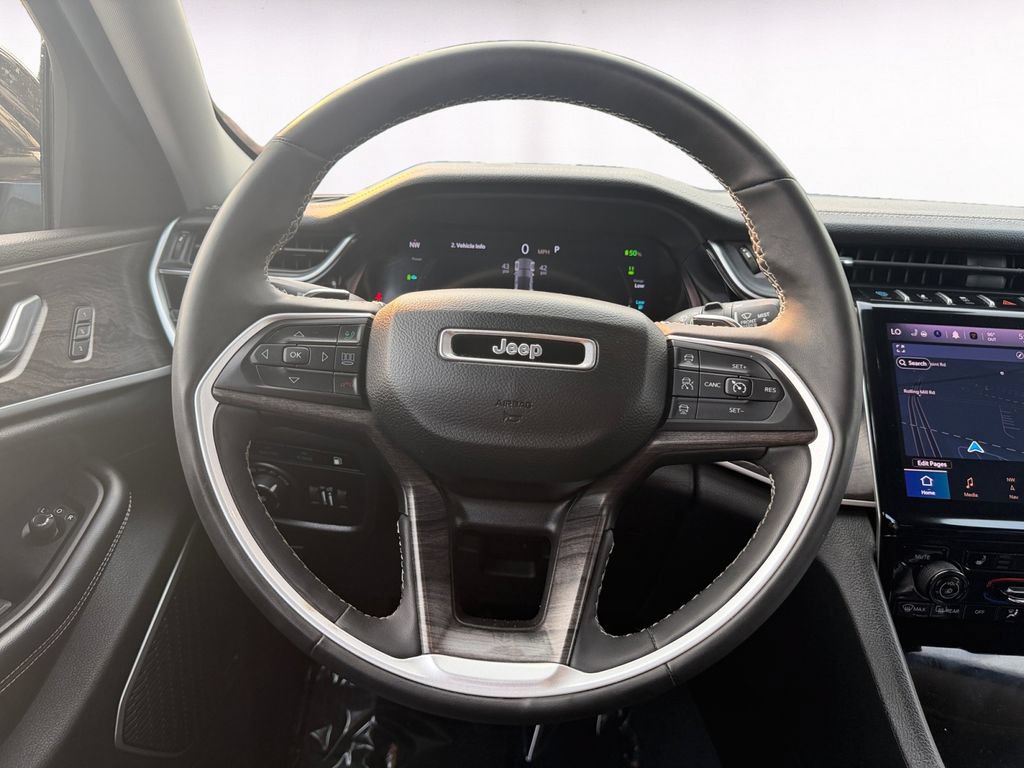 Used 2023 Jeep Grand Cherokee 4WD 4xe image 12