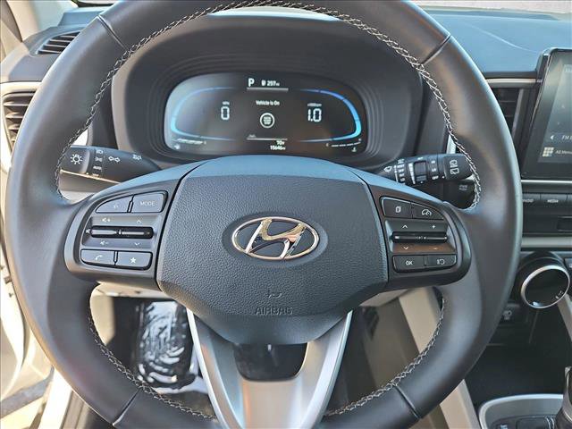 Certified 2025 Hyundai Venue SEL image 13