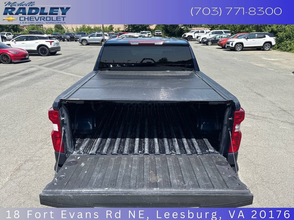 Used 2022 Chevrolet Silverado 1500 LT w/ Z71 Off-Road Package AWD/4WD image 11