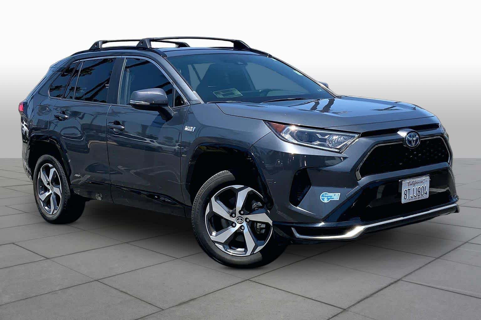 Used 2021 Toyota RAV4 SE w/ Weather & Moonroof Package AWD/4WD image 2