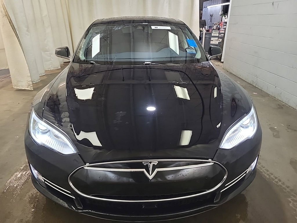 Used 2015 Tesla Model S 70D image 2