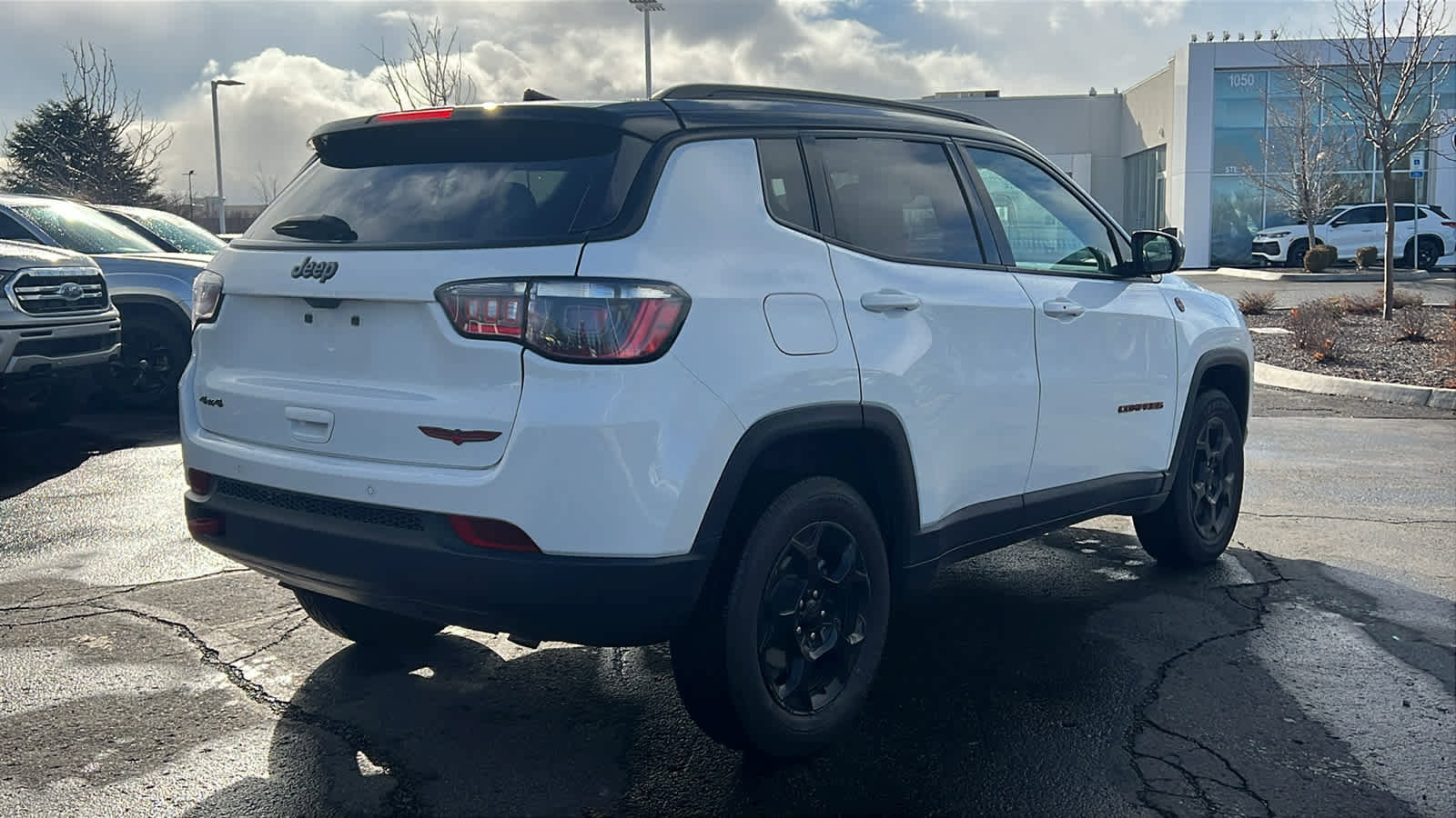 Used 2023 Jeep Compass Trailhawk image 5