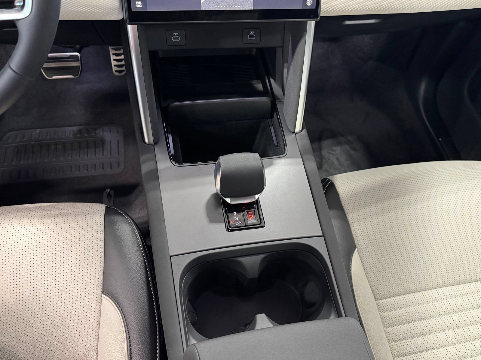New 2026 Land Rover Discovery Sport Landmark AWD/4WD image 22