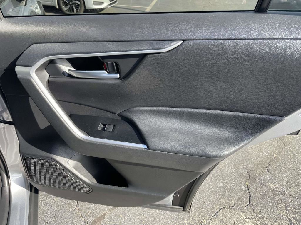 Used 2025 Toyota RAV4 XLE FWD image 45