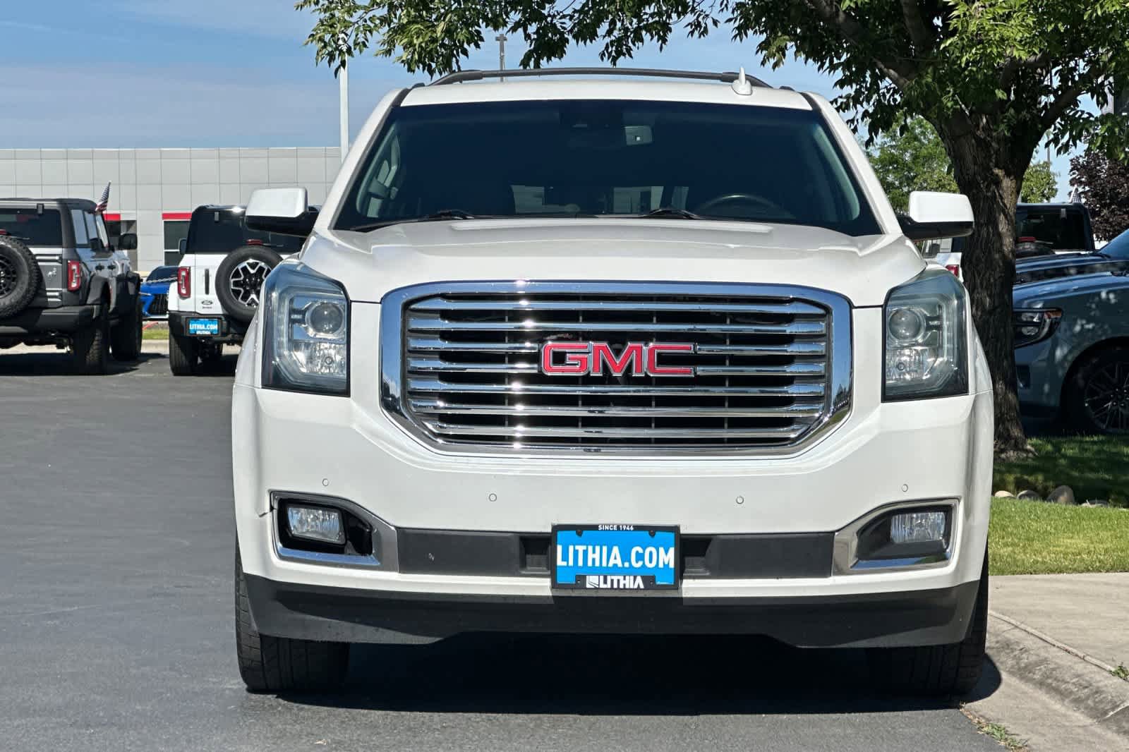 Used 2018 GMC Yukon XL SLT w/ Premium Edition AWD/4WD image 10