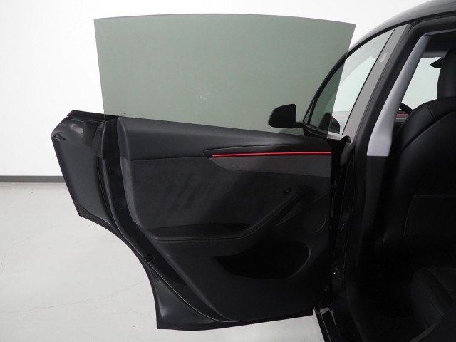 Used 2026 Tesla Model Y Long Range RWD image 59