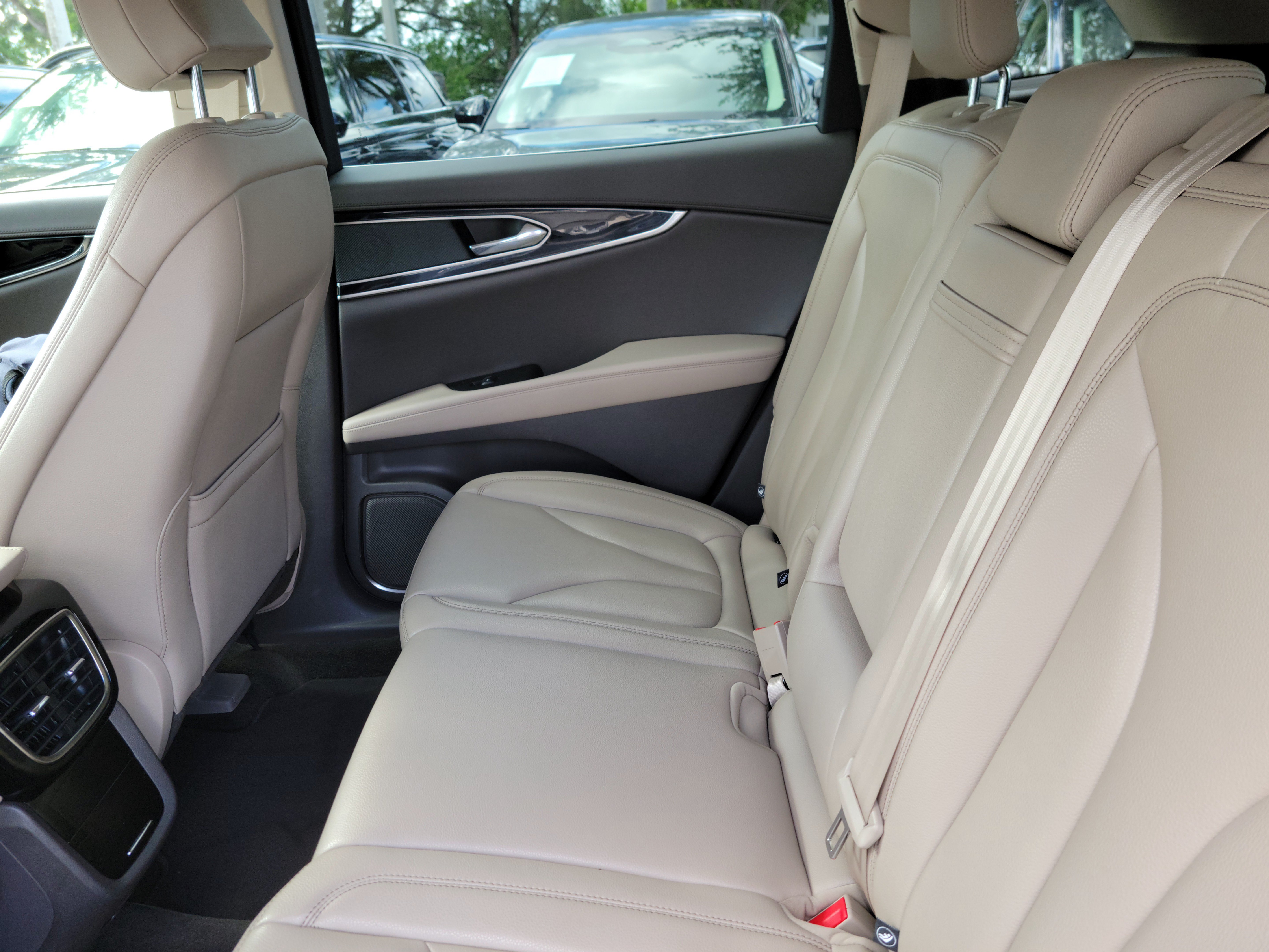 Certified 2022 Lincoln Corsair Reserve w/ Elements Package FWD image 8