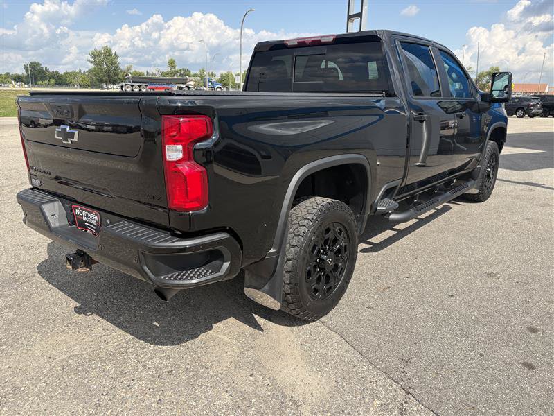 Used 2022 Chevrolet Silverado 3500 LTZ w/ LTZ Plus Package AWD/4WD image 3