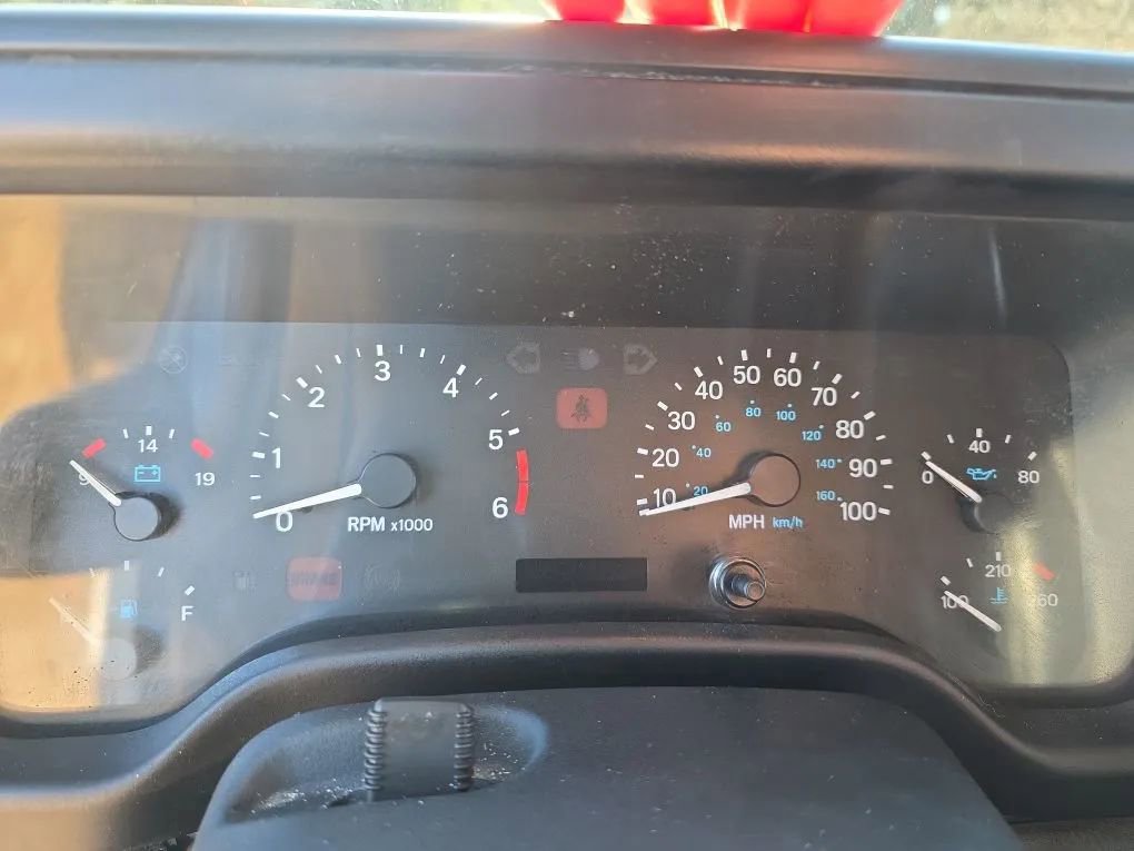 Used 2000 Jeep Wrangler SE image 15