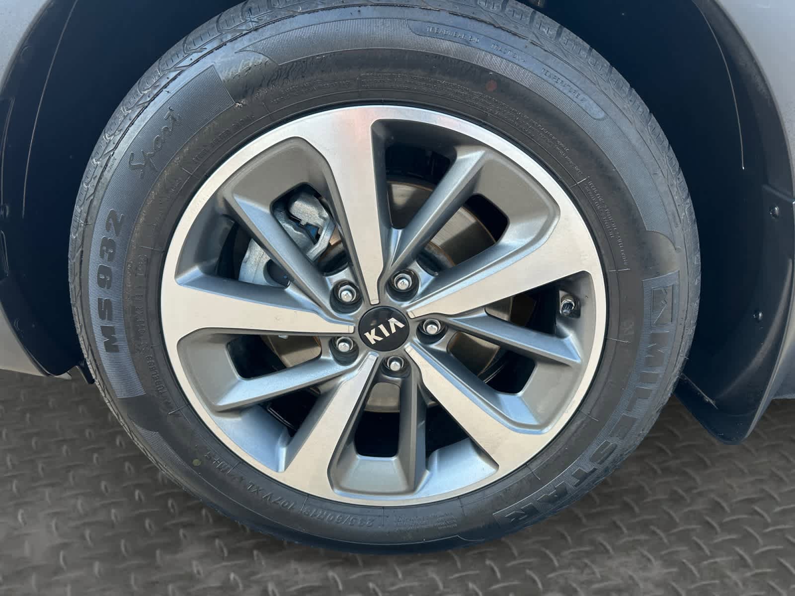 Used 2019 Kia Sorento EX w/ EX Touring Package FWD image 9